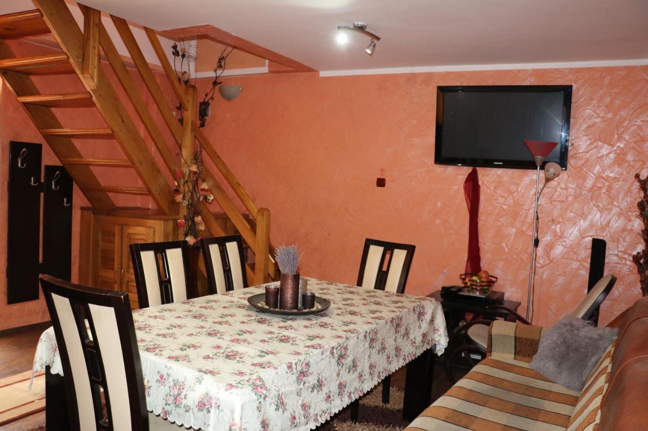 Amelia House Hotel Fagaras Ngoại thất bức ảnh