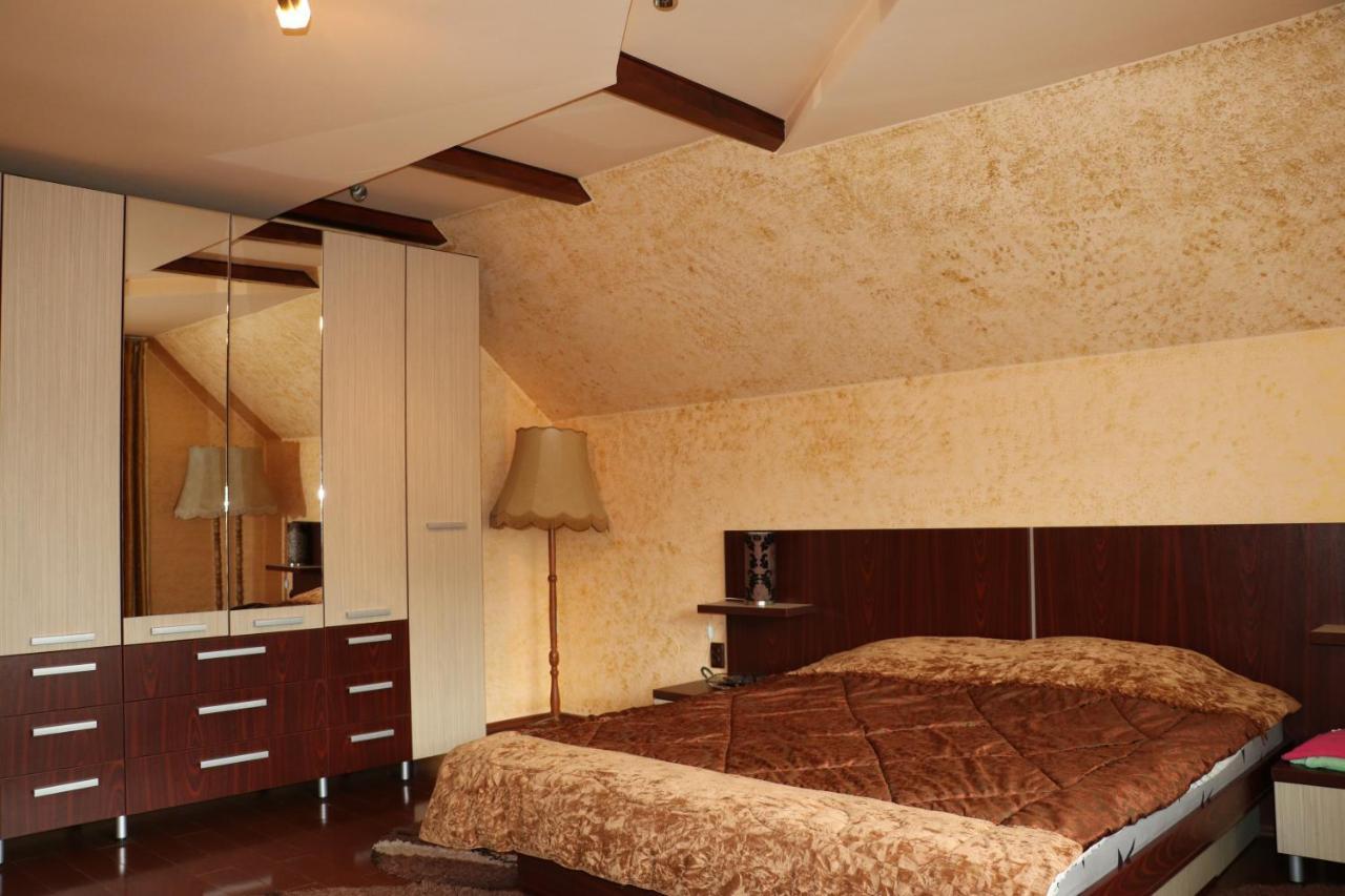 Amelia House Hotel Fagaras Ngoại thất bức ảnh