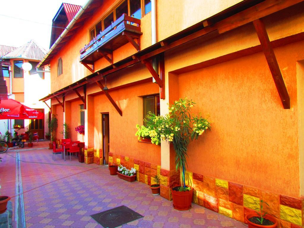Amelia House Hotel Fagaras Ngoại thất bức ảnh